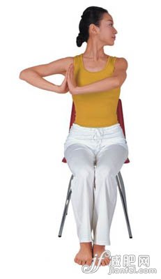 合掌推胸式丰胸瑜伽 丰胸减脂全兼顾-瑜伽减肥