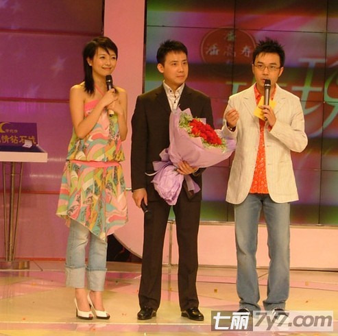 湖南卫视元宵喜乐会落幕 盘点主持人杨乐乐甜