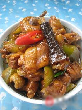 莴笋烧鸡块