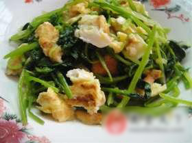 菠菜炒鸡蛋