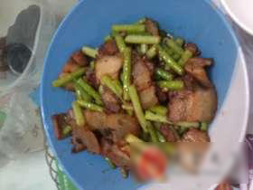 蒜苔回锅肉