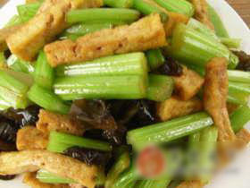 芹菜炒豆腐