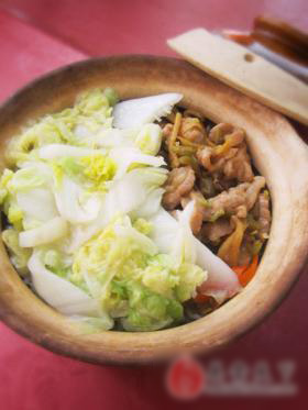 榨菜肉丝煲仔饭